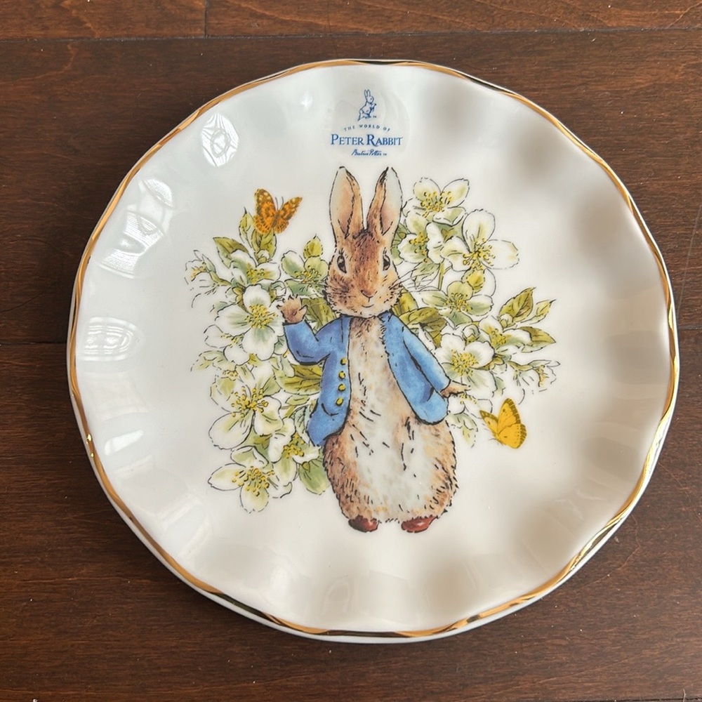 Beatrix Potter Peter Rabbit Easter Salad  Plates Set of 3 New ceramic Scalloped